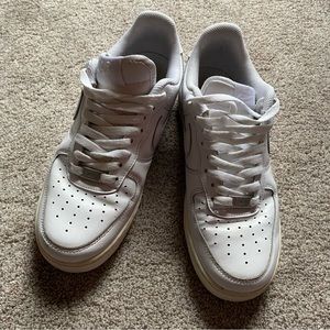 Nike Air Force 1 men’s low top sneakers, white leather size 8